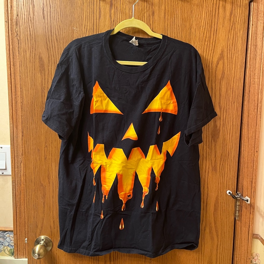 Fruit of the Loom unisex, XL, Jack O Lantern t-shirt. 100% cotton.
